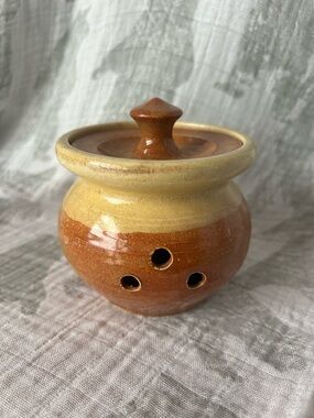Pottery Garlic Keeper